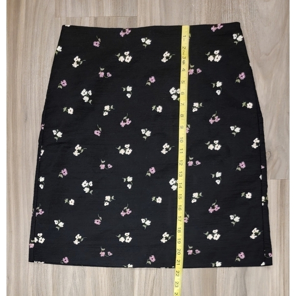 Ann Taylor Skirt - Picture 3 of 8